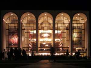 Metropolitan_Opera_House_At_Lincoln_Center_2